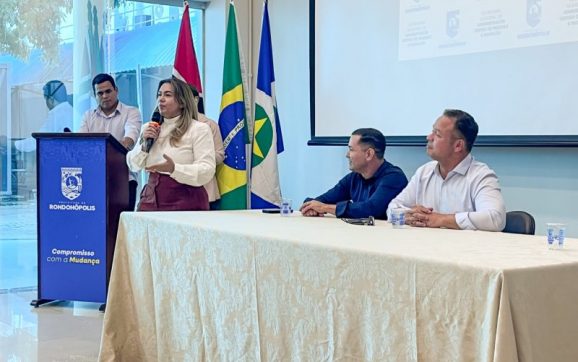 Prefeito Cláudio Ferreira anuncia novo sistema para manutenção da frota e amplia oportunidades para empresas locais