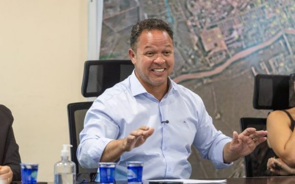 Prefeito Cláudio Ferreira institui programa que reduz ITBI para regularização de imóveis