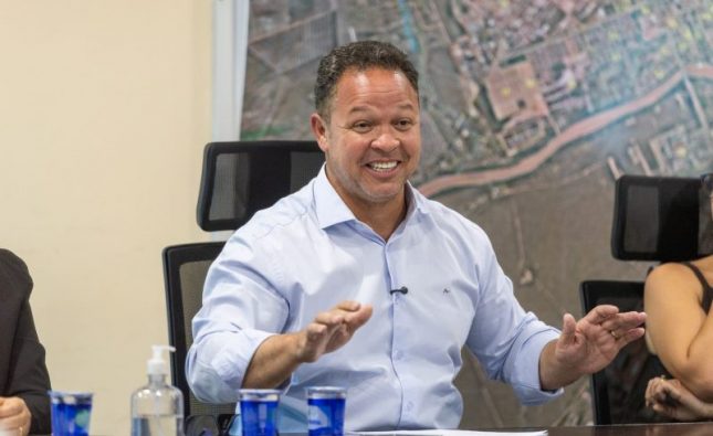 Prefeito Cláudio Ferreira institui programa que reduz ITBI para regularização de imóveis