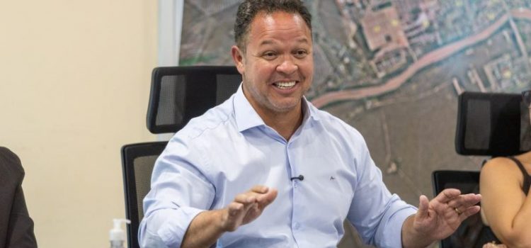 Prefeito Cláudio Ferreira institui programa que reduz ITBI para regularização de imóveis