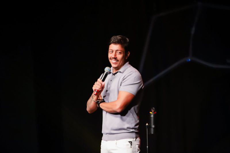 Renato Albani chega a Rondonópolis com show quase esgotado e promete casa cheia no Caiçara