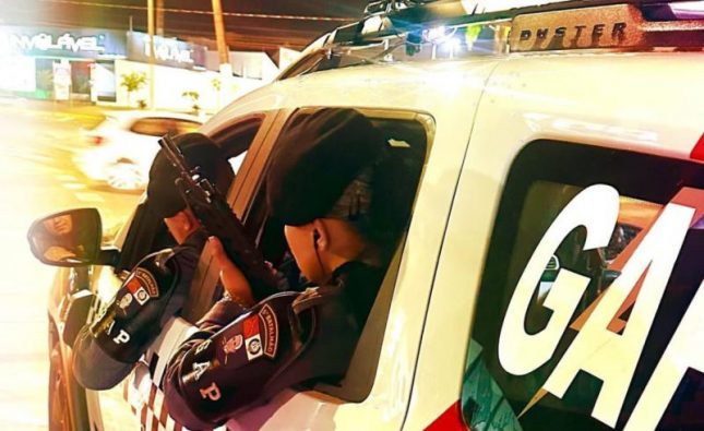 Traficante foge da PM em alta velocidade, bate em viatura e ainda resiste à prisão em Rondonópolis