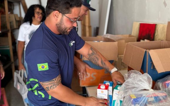 Vereador Professor Alikson Reis conclui entrega de mais de 500 litros de leite arrecadados em corrida solidária