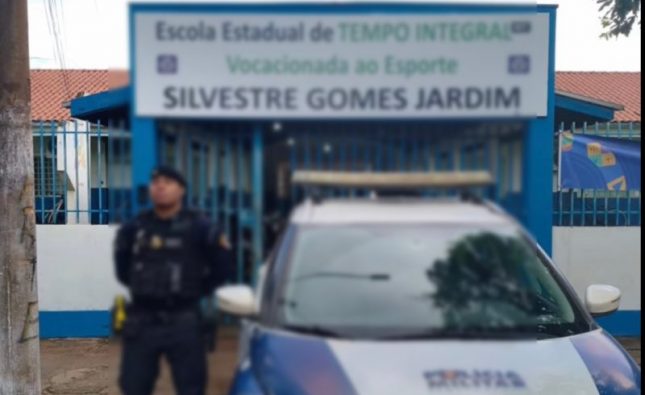 Aluno chega atrasado, se recusa a cantar o Hino Nacional e xinga militares em escola de Rondonópolis