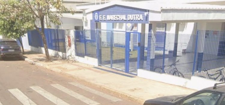 Aluno é flagrado “mocozado” em banheiro com mochila recheada de maconha em escola de Rondonópolis