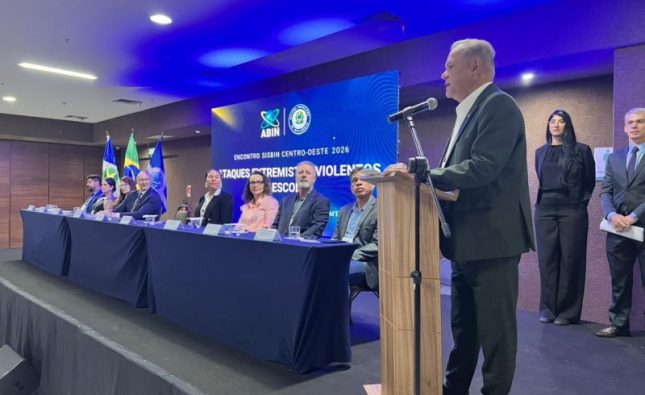 Em discurso em encontro da Abin, Wellington Fagundes defende inteligência, prevenção e segurança nas escolas