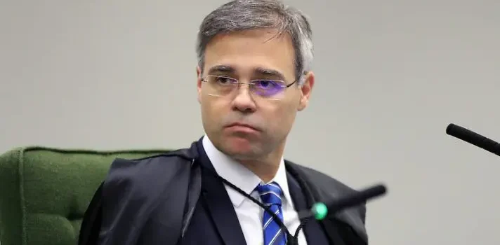Mendonça suspeita que defesa de Vorcaro vazou áudios com Flávio