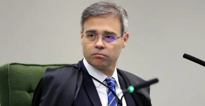 Mendonça suspeita que defesa de Vorcaro vazou áudios com Flávio