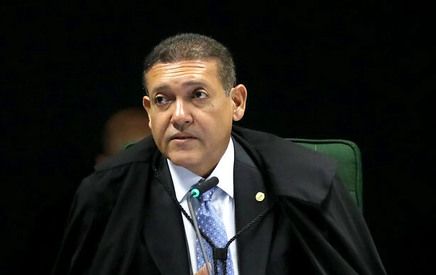 Senadores pedem suspeição de Nunes Marques na CPI do Master