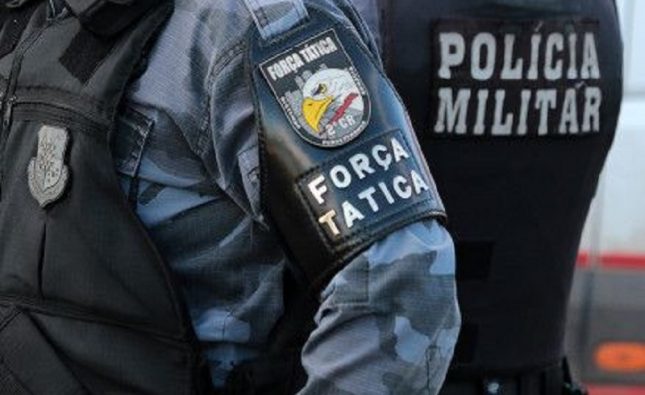 Traficante ‘transforma’ saída de escola em ponto de entrega de droga e acaba presa em Rondonópolis