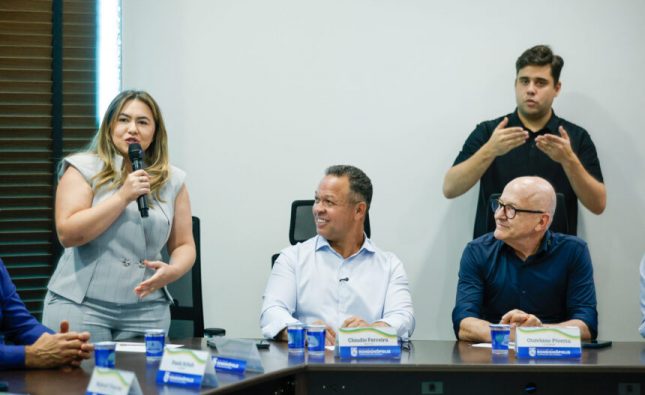 Alessandra destaca impacto social e celebra asfalto de 100% do Sagrada Família após mais de 40 anos de espera