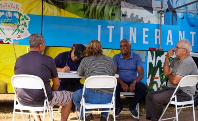Câmara Itinerante recebe demandas da comunidade durante ação na Vila Mamed