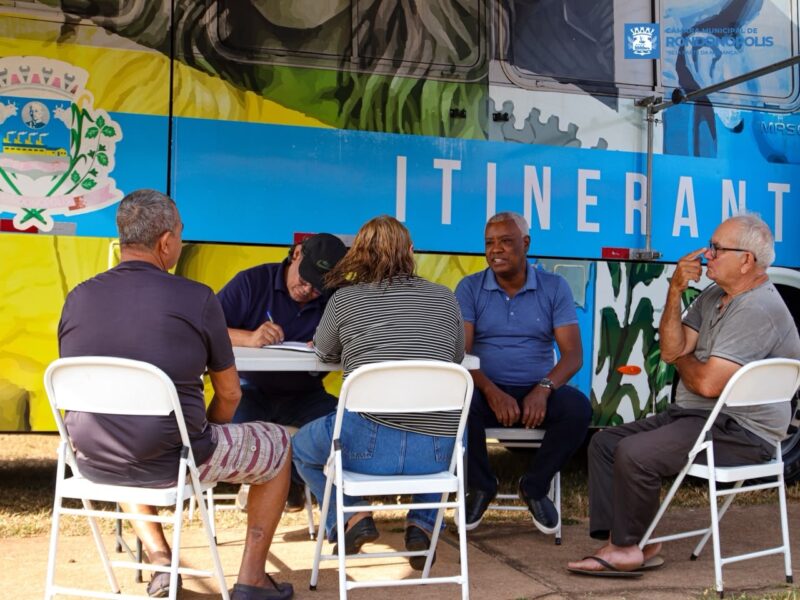 Câmara Itinerante recebe demandas da comunidade durante ação na Vila Mamed