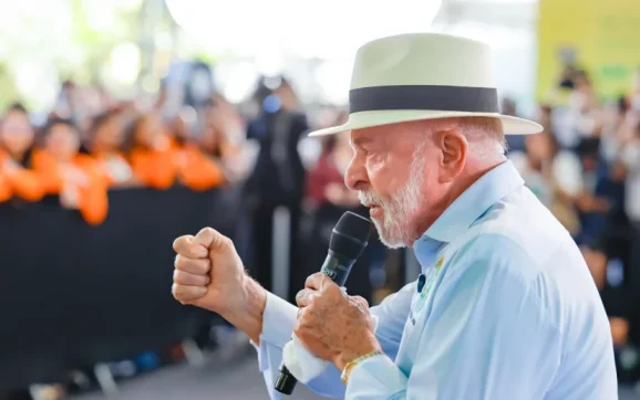 Em BH, Lula falou até de Neymar, mas não de Jaques Wagner
