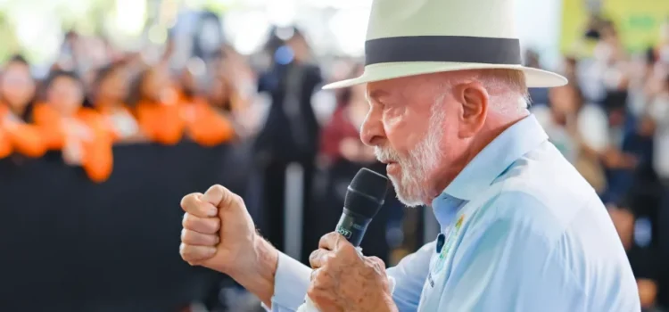 Em BH, Lula falou até de Neymar, mas não de Jaques Wagner
