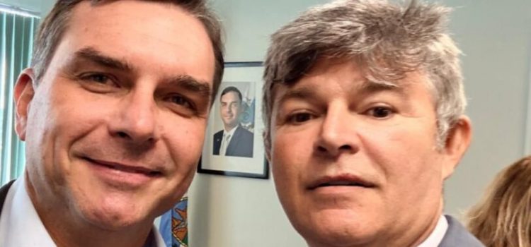 Flávio Bolsonaro estará ao lado de Medeiros na Marcha para Jesus em Cuiabá