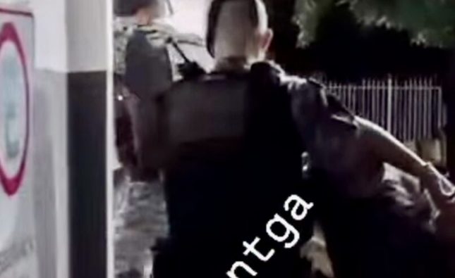 Força Tática salva homem sequestrado por facção minutos antes de Tribunal do Crime; vídeo mostra prisões