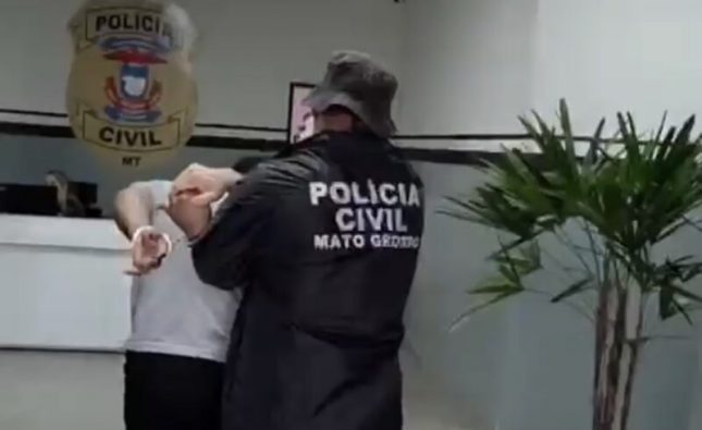 Funcionário invade celular, ameaça divulgar nudes de cliente e tenta forçar encontro íntimo em Rondonópolis; vídeo