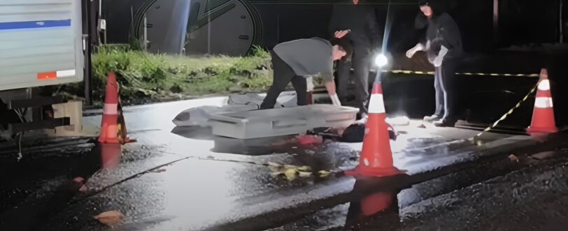 Homem morre ao ser atropelado e ter o corpo dilacerado por caminhão na BR-364; vídeo