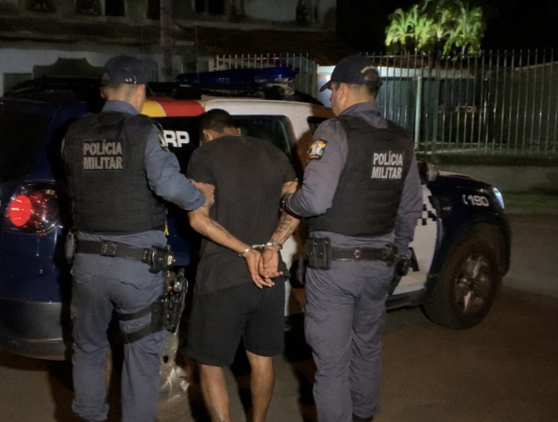 Homem reage a abordagem e acaba preso após xingar policiais da região de Rondonópolis