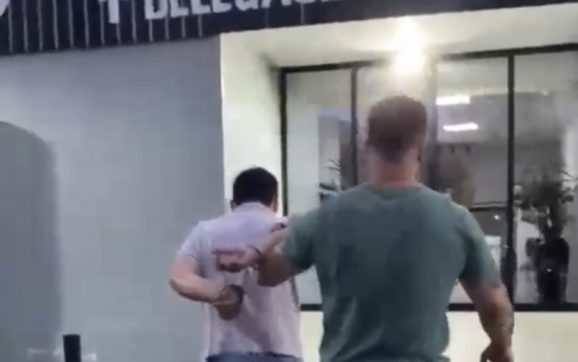 Motorista é preso por abusar sexualmente de adolescente de 12 anos em Rondonópolis; vídeo mostra prisão