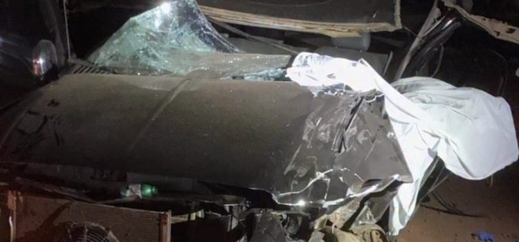 Motorista morre preso às ferragens após caminhonete atingir carreta e deixar cinco feridos na BR-163; imagens