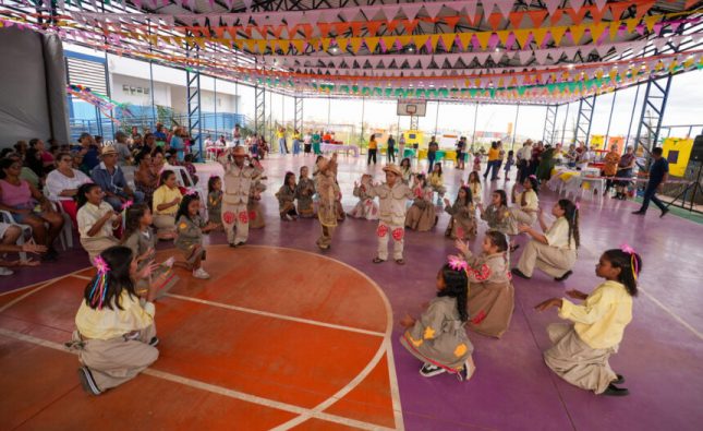 Município abre comemorações juninas junto às famílias atendidas nos bairros