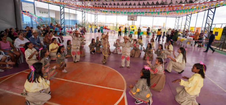 Município abre comemorações juninas junto às famílias atendidas nos bairros