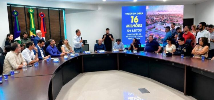 Reforma e ampliação do Lar dos Idosos é conquista de Nininho; convênio assinado reforça atendimento em Rondonópolis