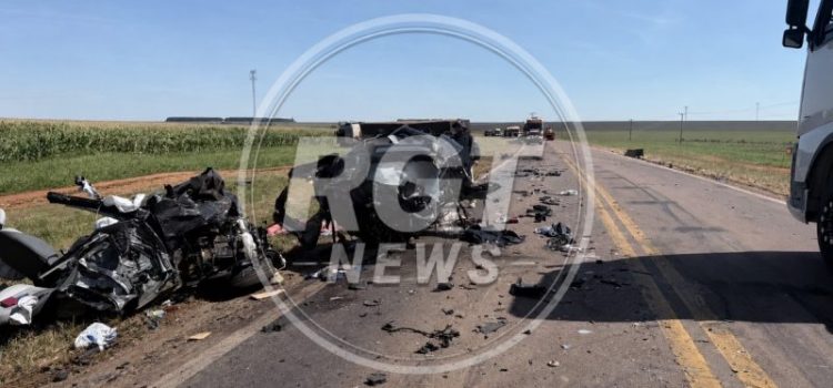 Vídeo impressionante mostra carro partido ao meio em acidente que deixou casal morto na BR-364