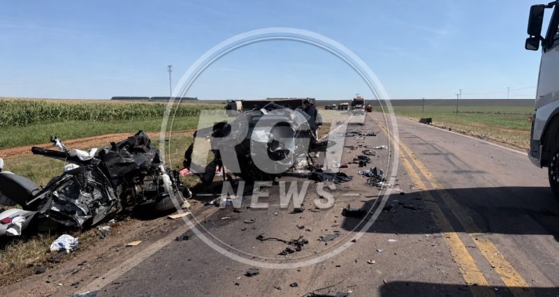 Vídeo impressionante mostra carro partido ao meio em acidente que deixou casal morto na BR-364