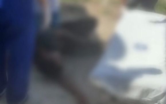 Vídeo mostra homem baleado após ataque a tiros em frente a estabelecimento em MT