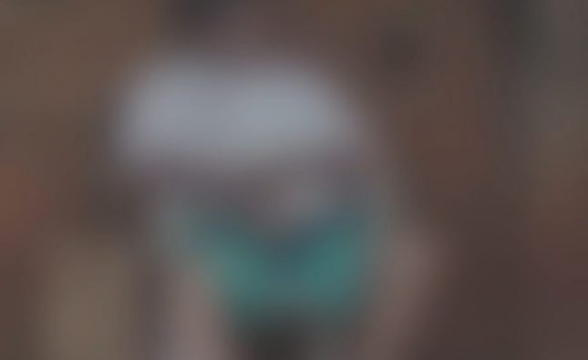Vídeo mostra idoso acariciando as partes íntimas observando crianças na saída de escola em MT