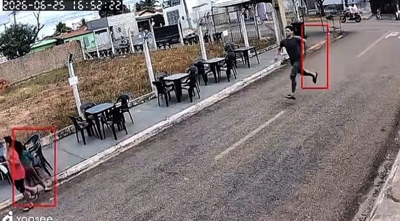 Vídeos mostram lunático tentando matar dono de espetinho a facadas na frente dos filhos em Rondonópolis