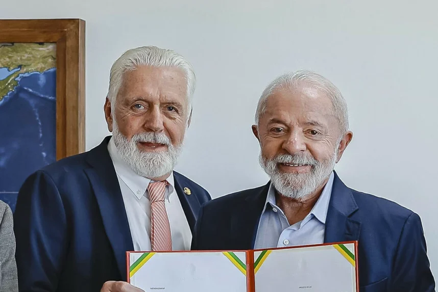 Wagner era intermediário entre Vorcaro e Lula, diz relatório da PF