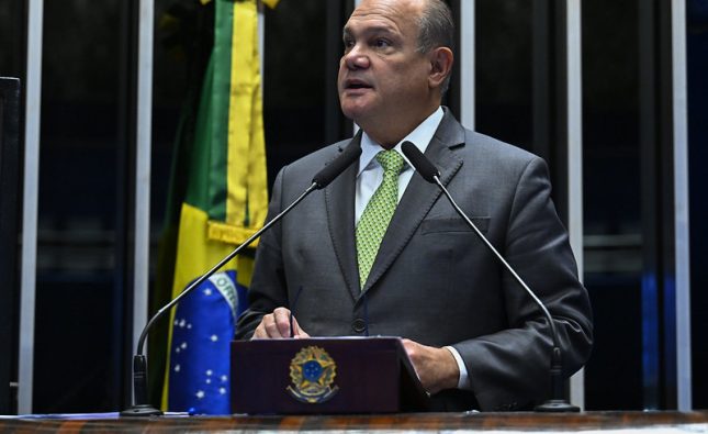 Após defesa em plenário, Wellington celebra aprovação de projeto que fortalece a proteção às mulheres