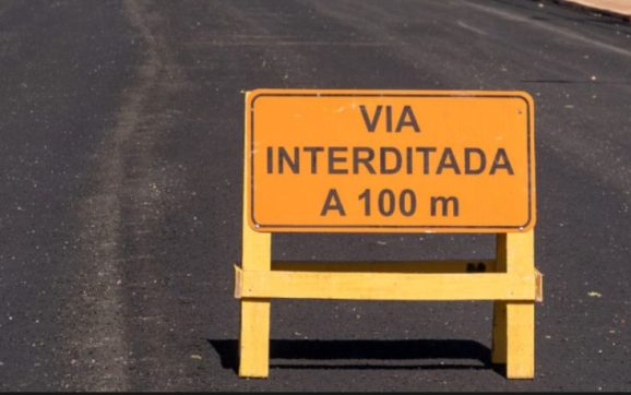 Avenida dos Estudantes terá interdição parcial para receber novo microrrevestimento em Rondonópolis