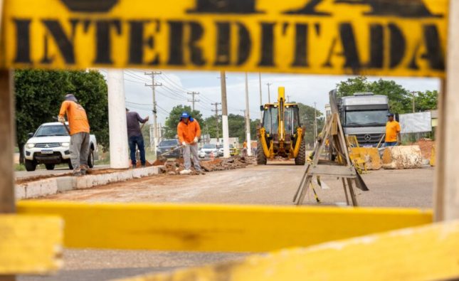Avenida dos Estudantes terá trechos interditados nesta terça para aplicação de microrrevestimento