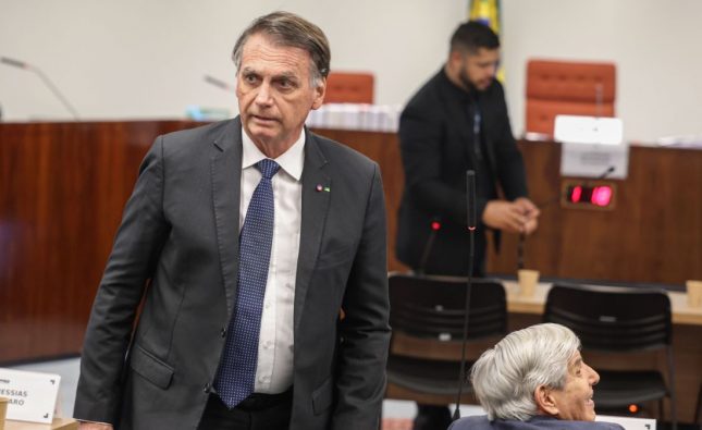 Bolsonaro não cometeu crime em caso de arma apreendida, diz PCDF
