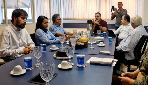 CDL Rondonópolis recebe comitiva da CDL Primavera do Leste para troca de experiências e fortalecimento do comércio regional