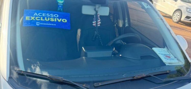 Exposul: taxistas e motoristas de aplicativo devem retirar adesivo para acesso especial à rota exclusiva