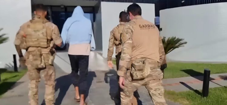 Faccionado envolvido na morte de mãe e filho acaba preso em Rondonópolis; vídeo mostra prisão