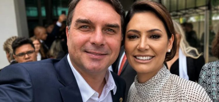 Flávio quer Michelle ao seu lado e pede união contra Lula