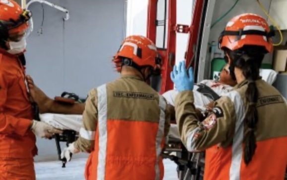 Homem é brutalmente esfaqueado após briga em jogo de sinuca e foge do Hospital Regional