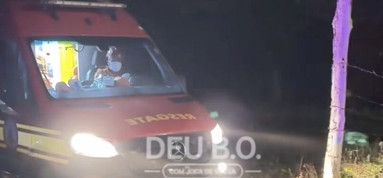 Homem quebra garrafa de vidro, ataca brutalmente irmão por ciúmes e vítima vai parar no Hospital Regional; vídeo