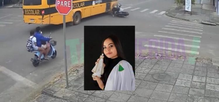 Jovem morre no Hospital Regional após colidir fortemente com ônibus escolar; vídeo mostra acidente