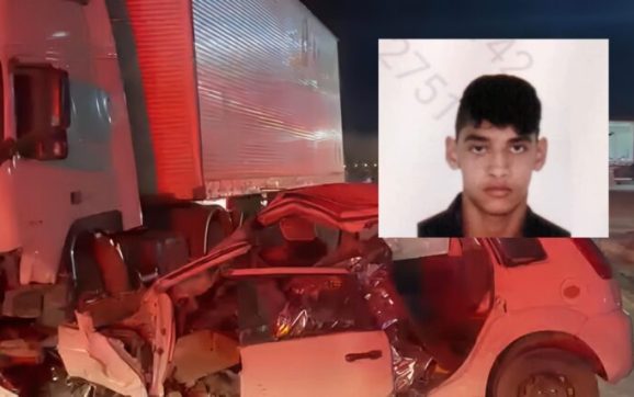 Jovem morre preso às ferragens em grave acidente entre carro e caminhão na BR-364; vídeo mostra destruição
