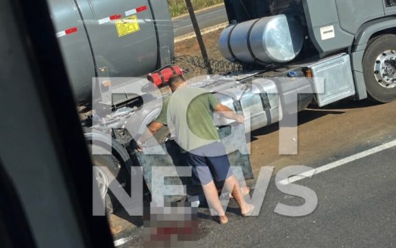 Motociclista sofre dilaceração na perna após batida com carreta na BR-364 em Rondonópolis; imagens