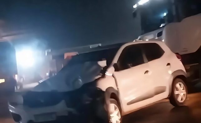 Motorista fica ferido após bater em carreta e destruir carro na BR-163 em Rondonópolis; vídeo