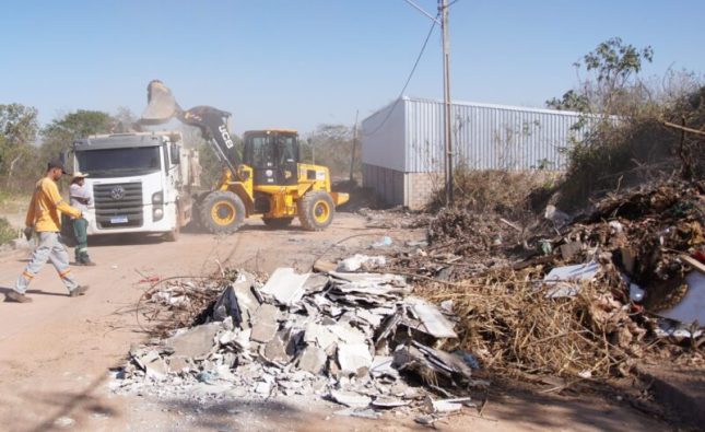 Município gasta cerca de 4,5 milhões em quase um ano com limpeza de bolsões de lixo